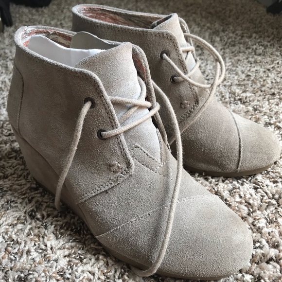 Toms Tan Suede Wedges - Picture 1 of 5
